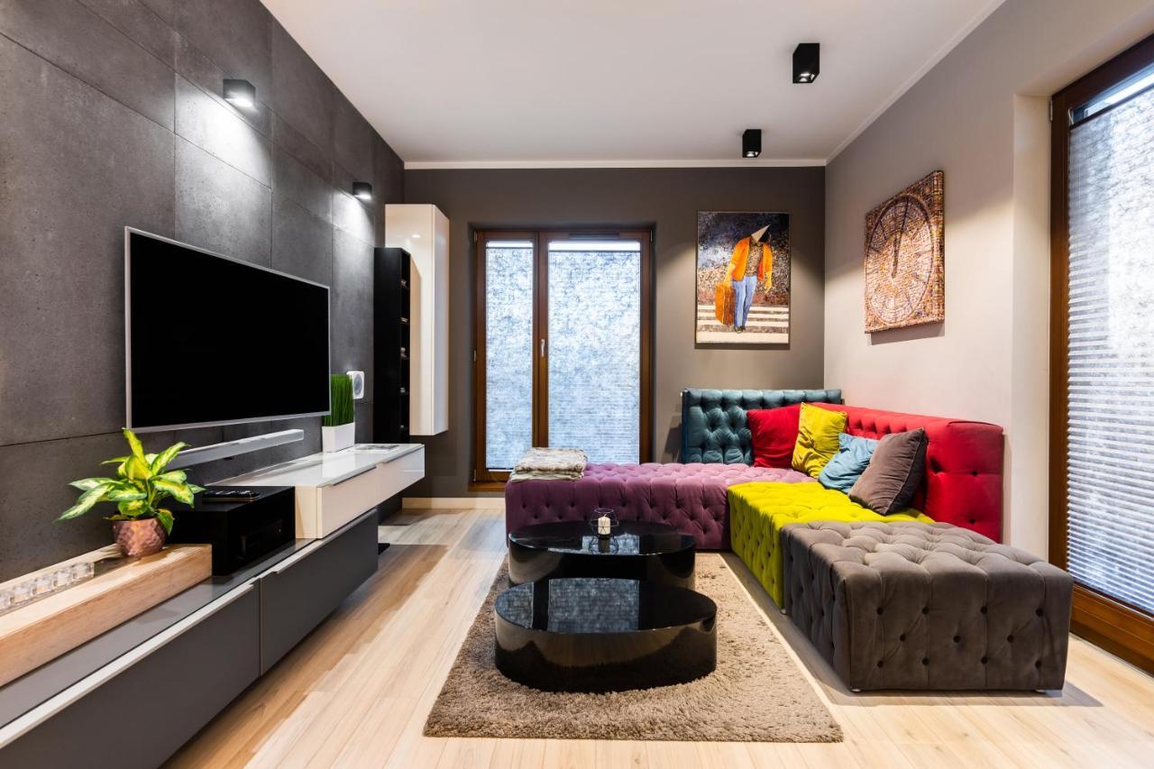 Elegant Business Accommodation With Parking - By Upstairs كراكوفيا المظهر الخارجي الصورة