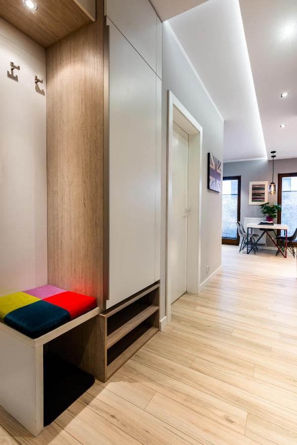 Elegant Business Accommodation With Parking - By Upstairs كراكوفيا المظهر الخارجي الصورة